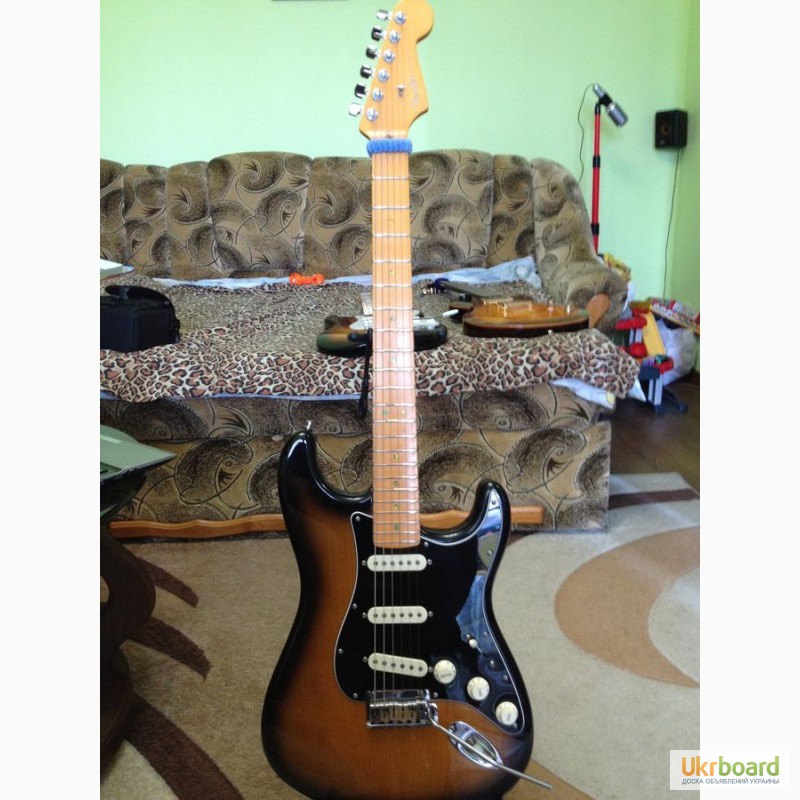 Фото 3. Продам Fender American Deluxe V-neck Stratocaster 2003