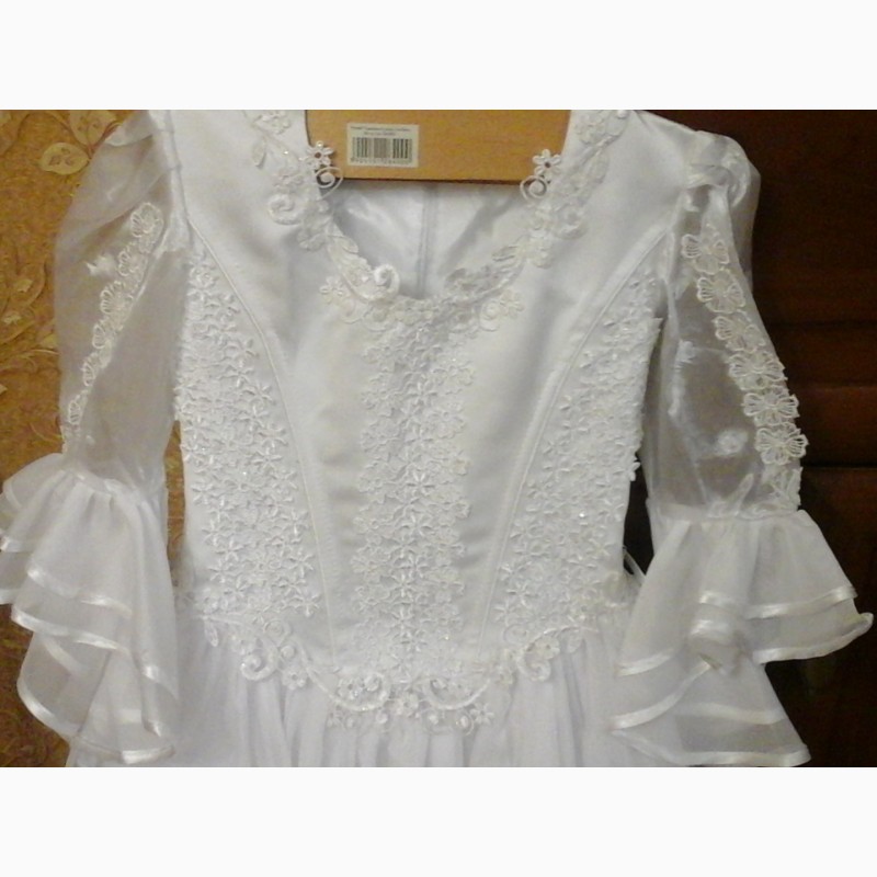 Фото 2. Белое нарядное платье для девочки, 134-140