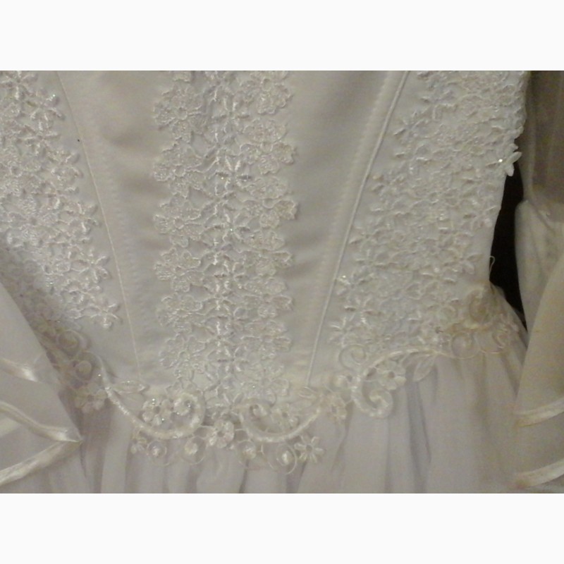 Фото 3. Белое нарядное платье для девочки, 134-140