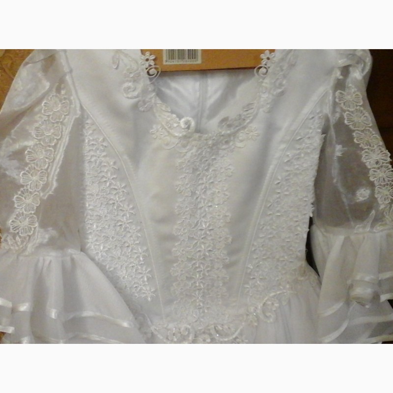 Фото 4. Белое нарядное платье для девочки, 134-140