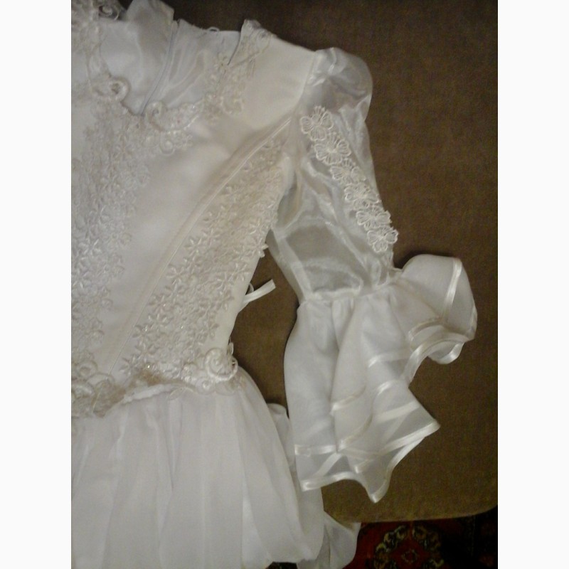 Фото 6. Белое нарядное платье для девочки, 134-140