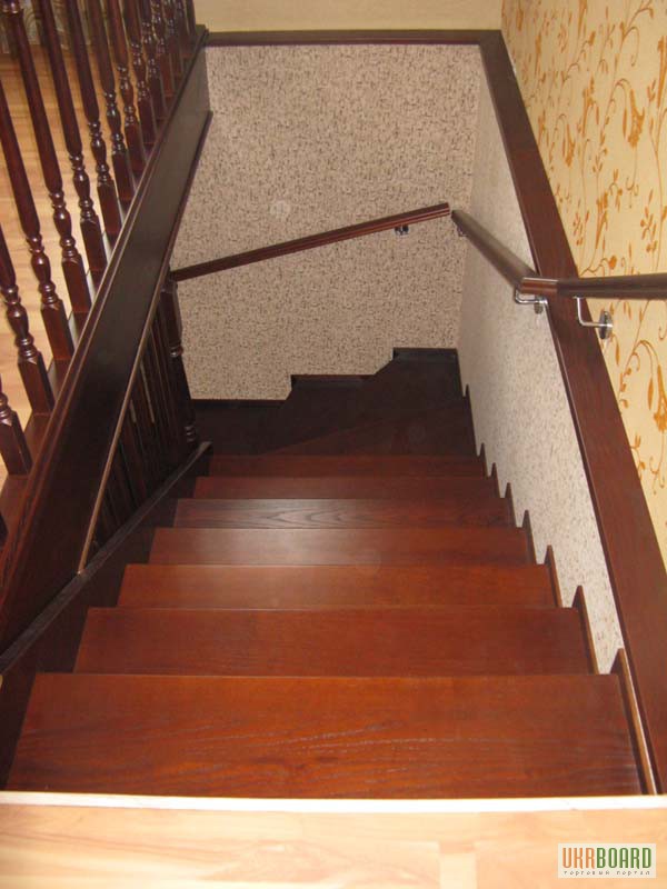 Фото 3. Деревянные лестницы, облицовка ступеней и лестниц деревом
