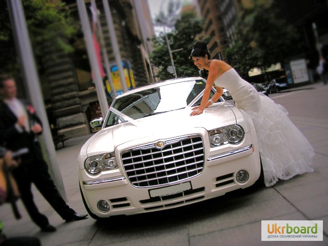 Фото 7. Белый Chrysler 300 C в Харькове