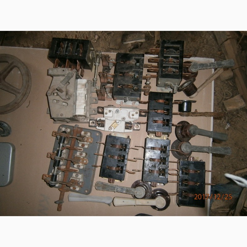Фото 6. Остатки силовой электротехники -автоматы рубильники кабель и др