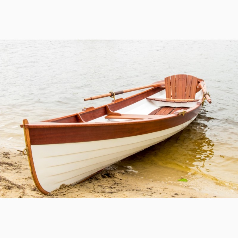 Фото 2. Деревянная лодка Whitehall. Лакшери сигмент