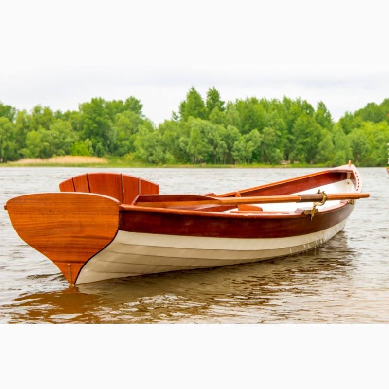 Фото 6. Деревянная лодка Whitehall. Лакшери сигмент
