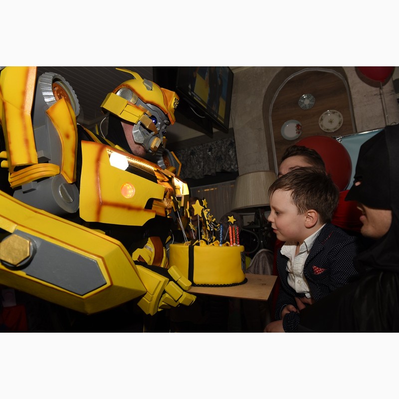 Фото 2. У нас вы можете Пригласить огромного робота Бамблби на мероприятие в Киеве