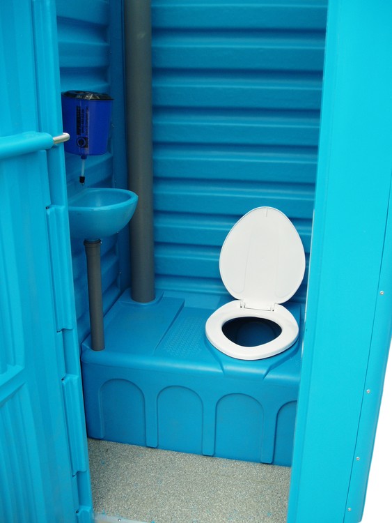 Фото 7. Мобильная туалет-кабина