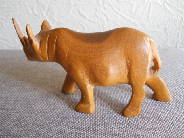 Фото 5. Носорог из дерева в отличном состоянии
