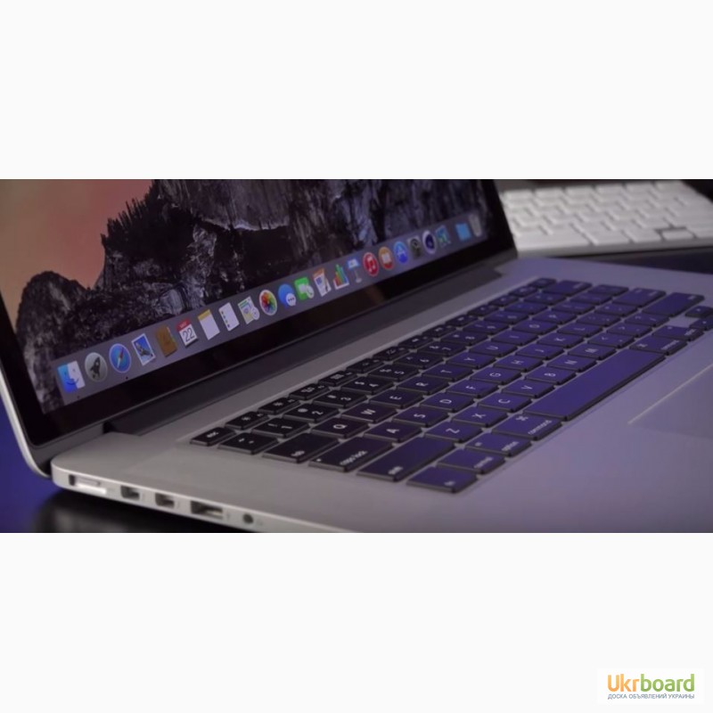 Фото 2. Apple MacBook Pro 15, 4 з сенсорним Бар (Late 2017, Space Gray)