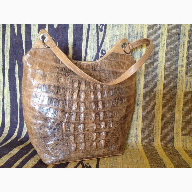 Фото 4. Продам женскую сумку ручной работы с крокодиловой кожи - размер А4