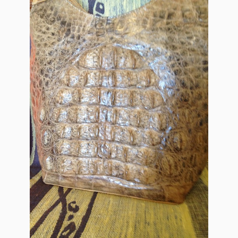 Фото 8. Продам женскую сумку ручной работы с крокодиловой кожи - размер А4