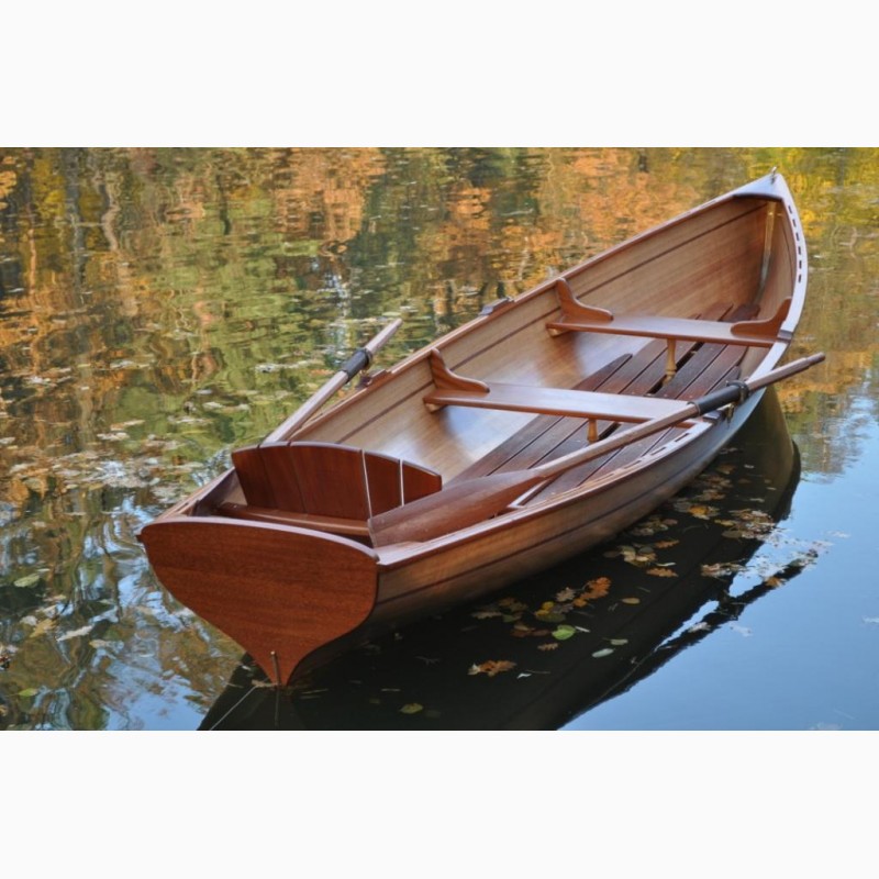 Фото 2. Деревянная лодка премиум класса