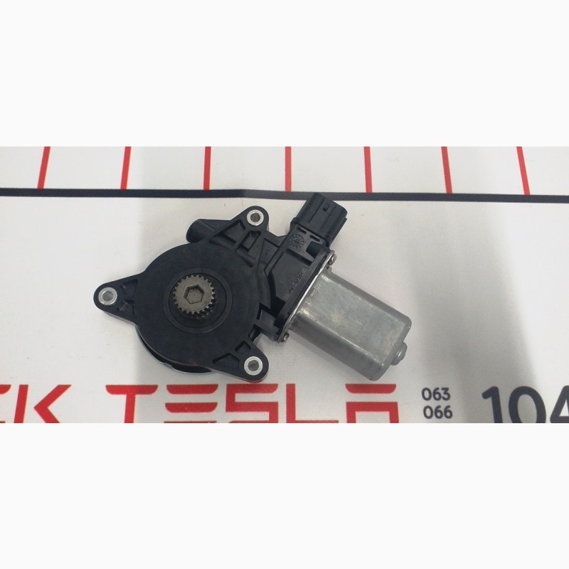 Фото 3. Мотор привода люка левый Tesla model S, model S REST 6008620-00-B 6008620-0