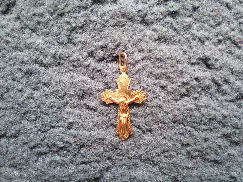 Фото 1/2. Продам золотой кулон-крестик 585 (Иисус Христос) (б/у)