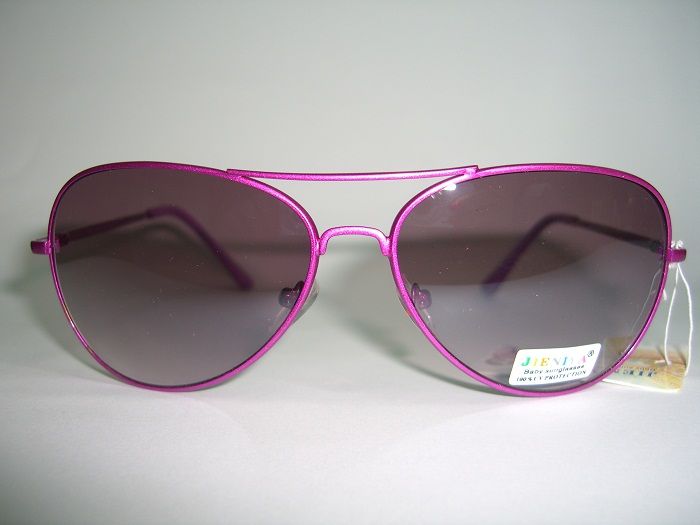 Фото 3. Солнцезащитные очки от известных брендов в «Оптиці Якісних брендів»