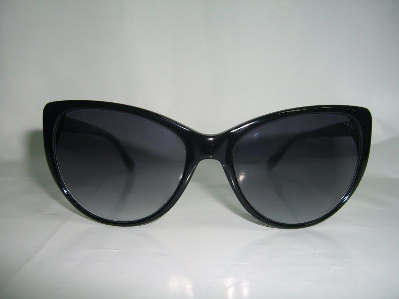 Фото 8. Солнцезащитные очки от известных брендов в «Оптиці Якісних брендів»