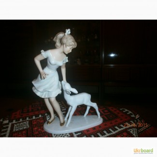 Продам статуэтку девушка с лосенком фарфор валендорф 1764 оригинал