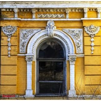 Отдельно стоящего здания. Общая площадь 2500 м2 в Киеве