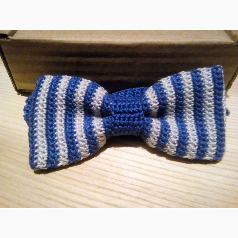 Вязаная бабочка галстук синяя из светло - серым