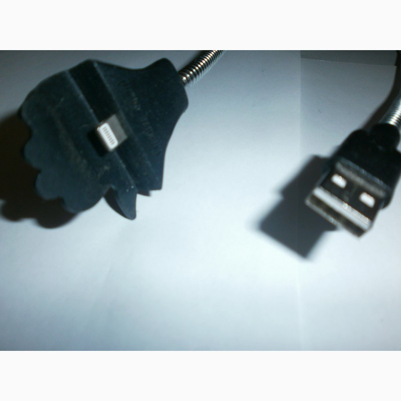 Фото 4. Гибкий зарядный кабель-держатель Cable Data Coil Brace (Android/Iphone)