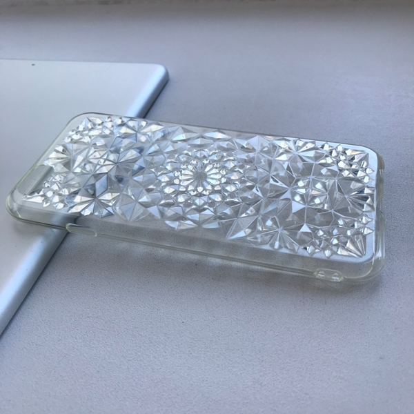 Фото 3. Силиконовый чехол с 3D узором на iPhone 6/6S