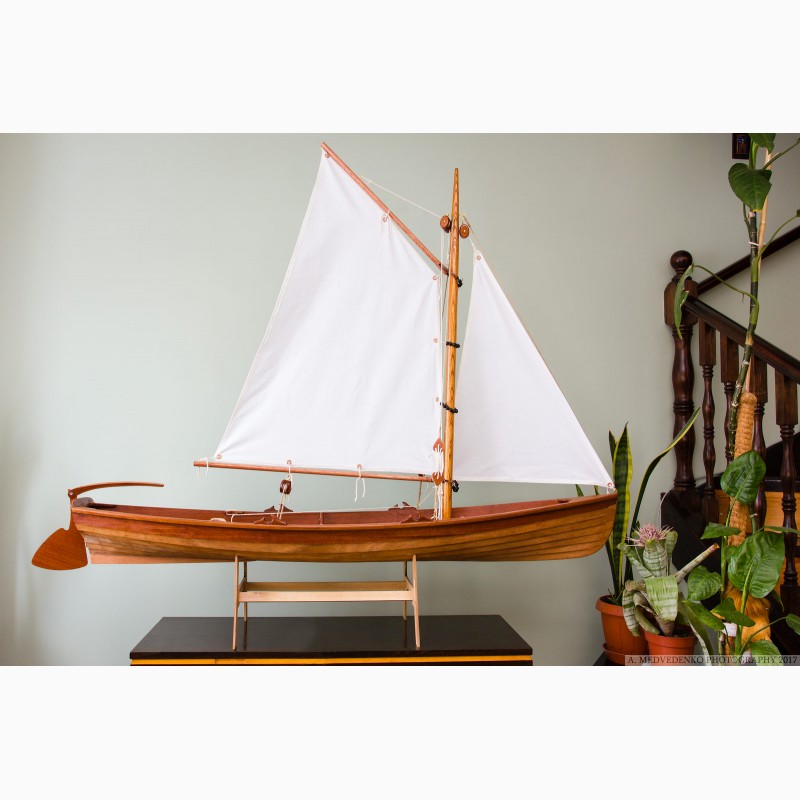 Стендовая модель деревянной лодки Whitehall
