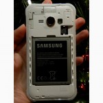 Телефон Samsung Galaxy J1 Ace J110H