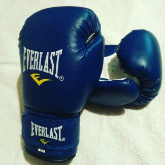 Новые боксерские перчатки Everlast