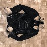 Шикарная замшевая куртка с лазерным напылением и шиншиллой