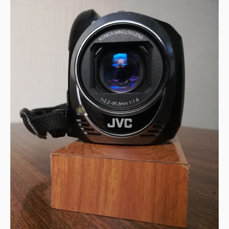 Фото 2. Цифровая видеокамера JVC GZ-MG750
