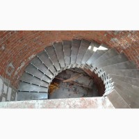 Металлические или бетонные Радиусные лестницы.Броневик Днепр