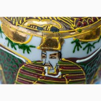 Японская антикварная фарфоровая ваза в позолоте с изображением богини Каннон