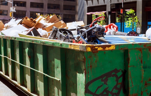 Фото 2. Вивезення будівельних і негабаритних відходів та твердих побутових відходів (ТПВ)
