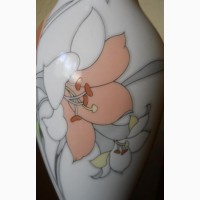 Японская керамическая ваза с изображением цветов ириса
