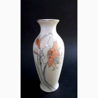 Японская керамическая ваза с изображением цветов ириса