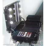 Профессиональная мобильная студия для макияжа от Йонаса Врамеля (Beauty Make-Up Station)