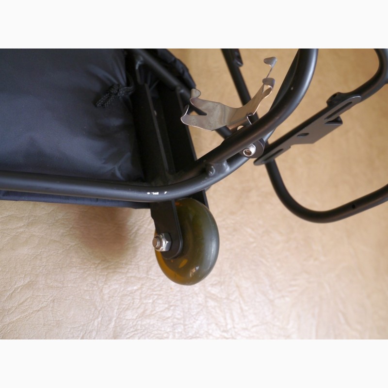 Фото 3. Продам Велобагажник с колесиками Tern Trolley Rack