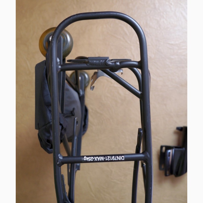 Фото 6. Продам Велобагажник с колесиками Tern Trolley Rack