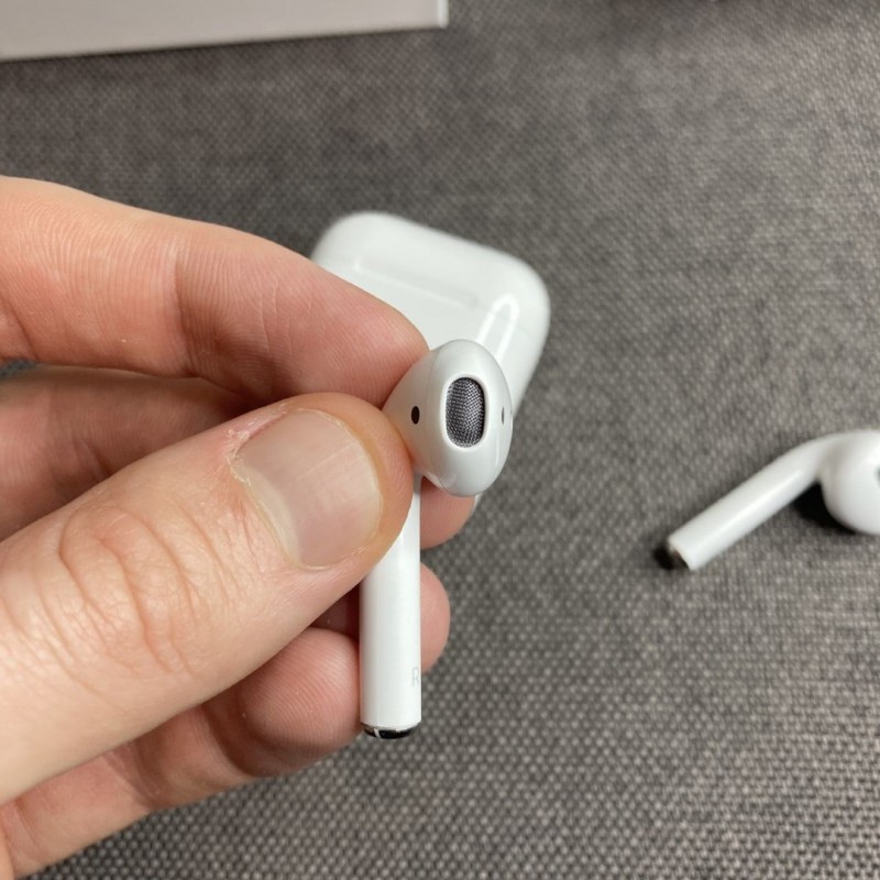Фото 7. AirPods 2 AirPods Pro