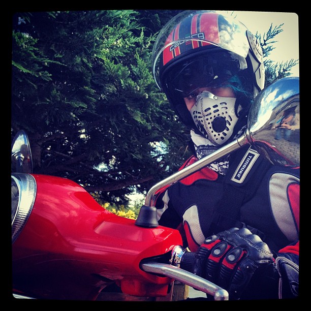 Фото 5. Лучшая защитная маска Respro от выхлопных газов и смога под шлем для мотоциклистов