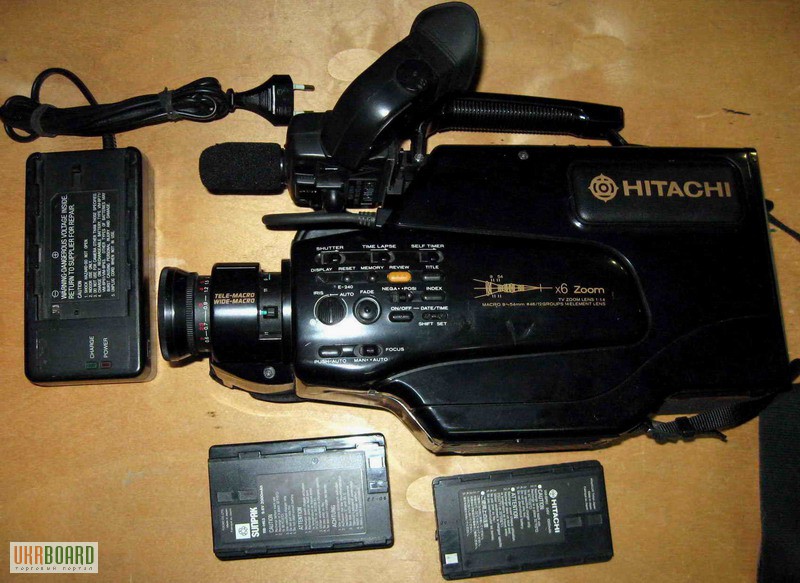 Відеокамеру Hitachi VM-2380E (AV)