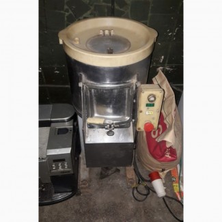 Куплю электрическую б/у картофелечистку МОК300М на 300 кг/час для кафе столовых ресторанов