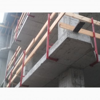 Стойка защитного ограждения строительной площадки