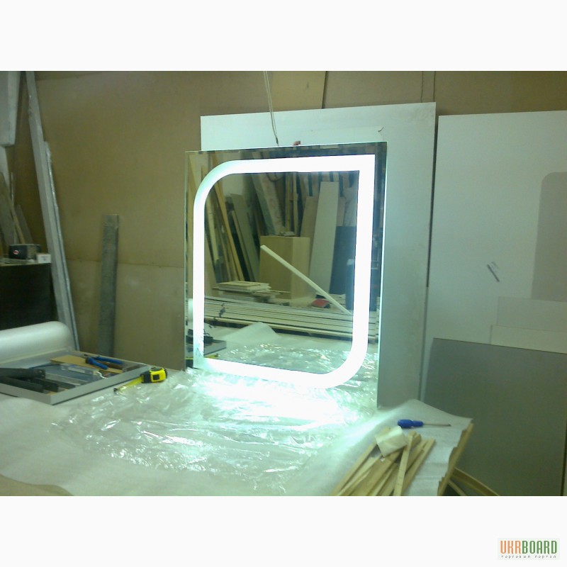 Фото 4. Зеркало с подсветкой на светодиодах в ванную