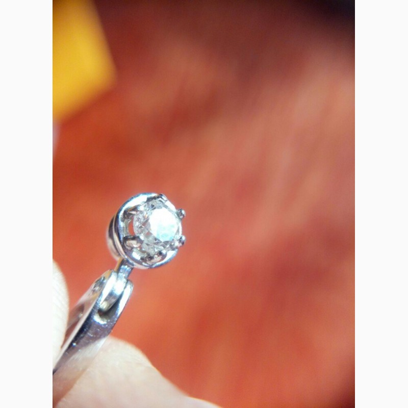 Фото 11. Кулончик с бриллиантом 0. 10 карата