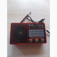 Компактный радиоприемник фонарик ФМ приемник на батарейках АА или батарея BL-5C USB MP3
