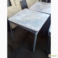 Продам столы с стеклянной столешницей бу