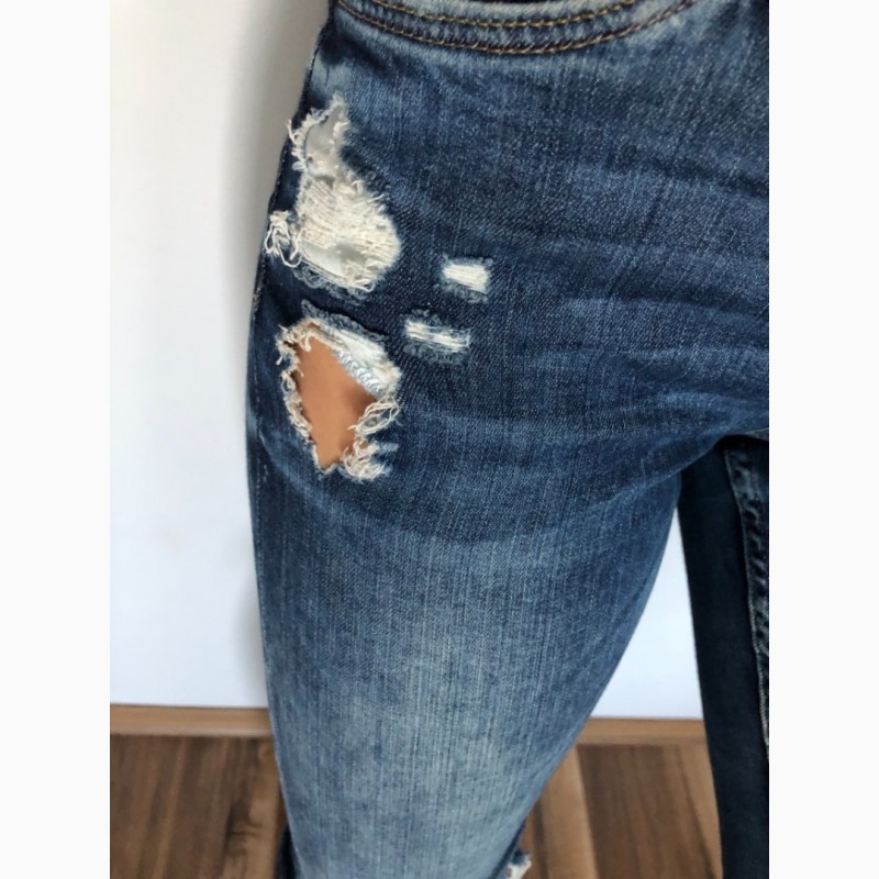 Фото 4. Женские джинсы с потертостями skinny от ZARA