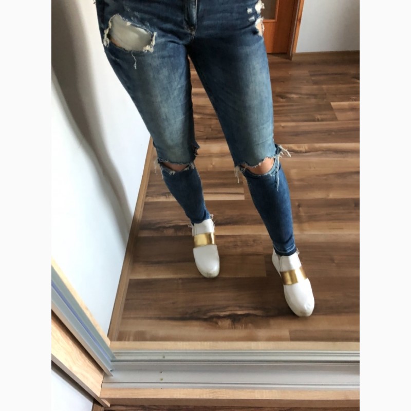 Фото 5. Женские джинсы с потертостями skinny от ZARA